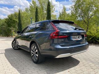 Volvo V90 Cross Country 2.0 B4 D Core AWD Auto