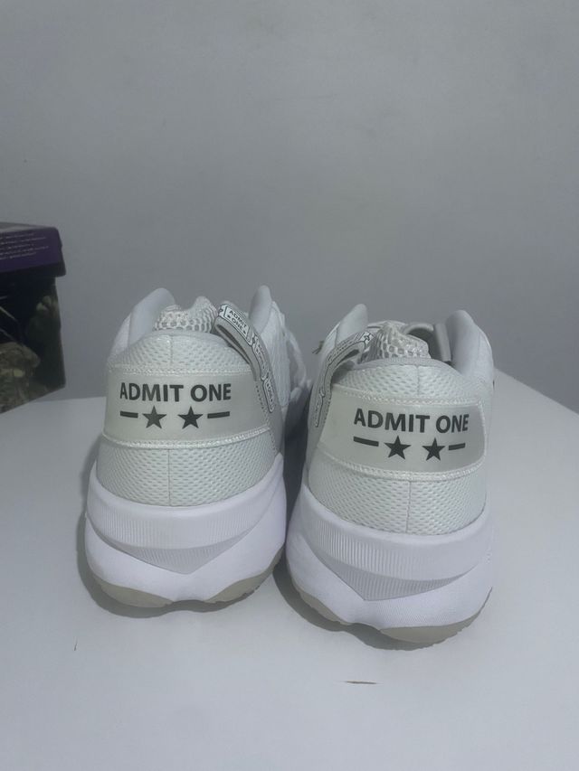 Adidas Dame 8 Tlla 54,5