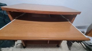 Escritorio madera ordenador con ruedas