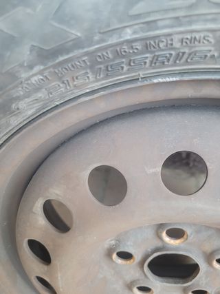 Rueda de coche solo tengo una 