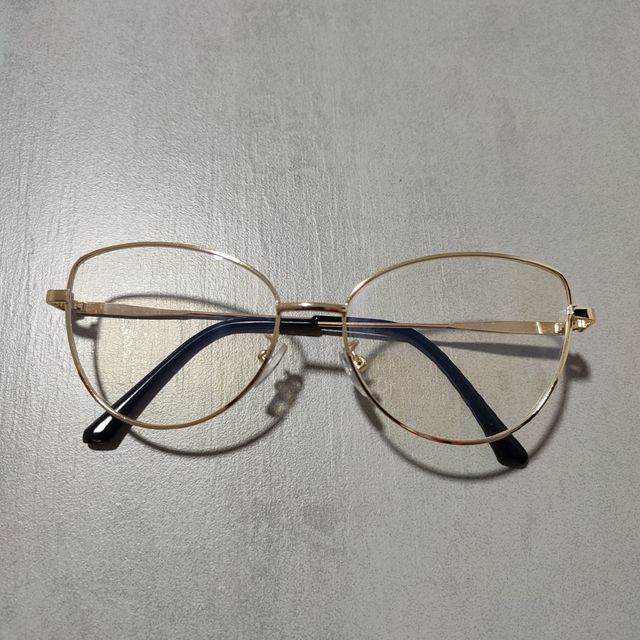 Occhiali Cat's Eyes dorati