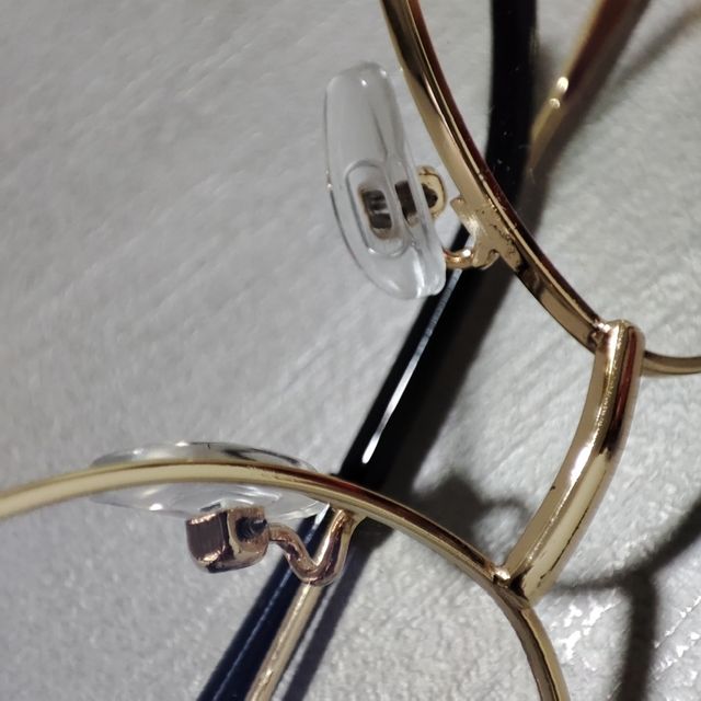 Occhiali Cat's Eyes dorati