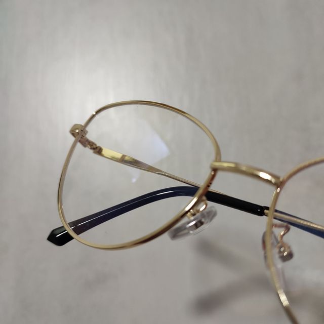 Occhiali Cat's Eyes dorati