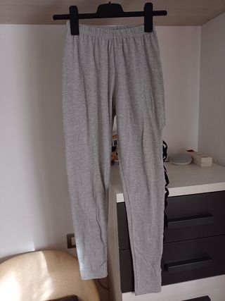 Leggings grises con abertura lateral