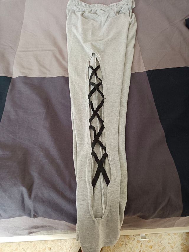 Leggings grises con abertura lateral