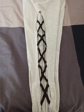 Leggings grises con abertura lateral