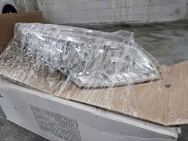 Faro delantero derecho Renault Megane 3