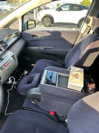 Honda FR-V 2008