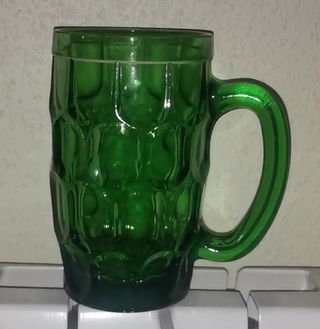 10€ cada una. 5 Jarras cerveza verdes