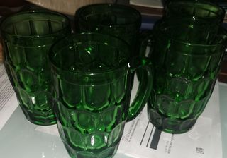 10€ cada una. 5 Jarras cerveza verdes