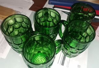 10€ cada una. 5 Jarras cerveza verdes
