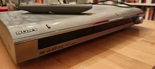 Amplificador Home Cinema con DVD Sony DAV DZ100

-