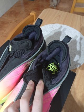 Zapatillas Baloncesto Adidas Rosa y Amarillo