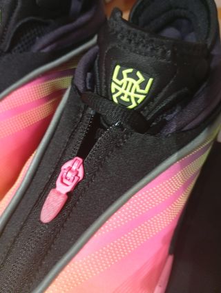 Zapatillas Baloncesto Adidas Rosa y Amarillo