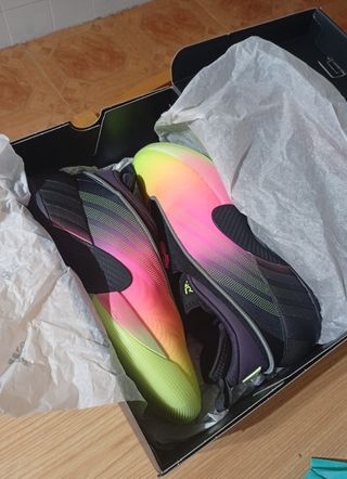 Zapatillas Baloncesto Adidas Rosa y Amarillo