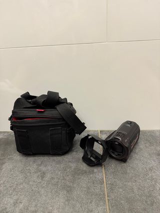 Nikon D5600 con objetivo Nikkor 18-55mm VR