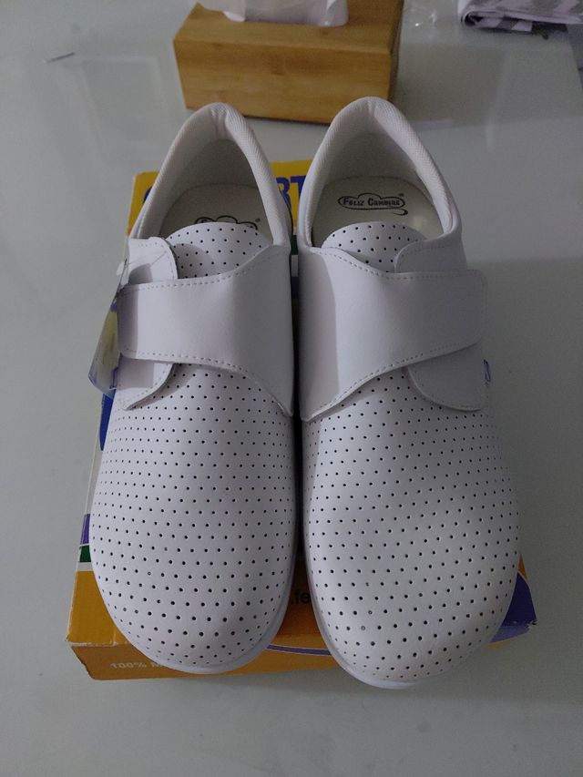 Zapatos Feliz Caminar Talla 42 Blancos