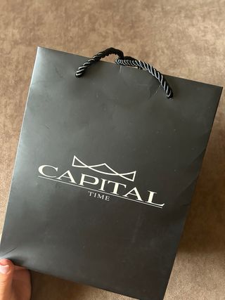 Busta regalo Capital Time nera con fiocco