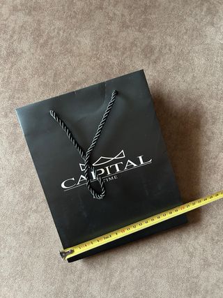Busta regalo Capital Time nera con fiocco