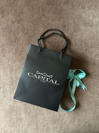Busta regalo Capital Time nera con fiocco