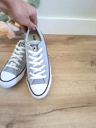 Zapatillas Converse grises bajas