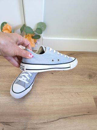 Zapatillas Converse grises bajas