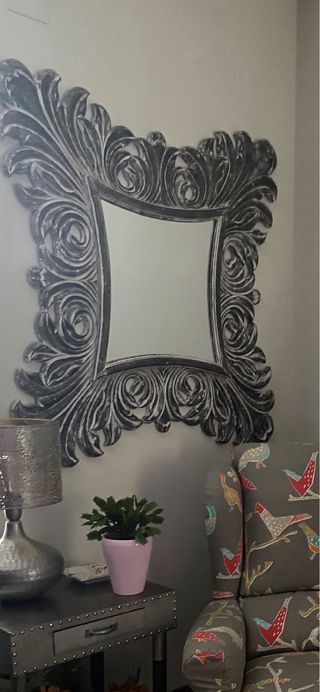 Espejo de Madera con Marco Decorado