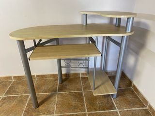 Escritorio moderno madera y metal
