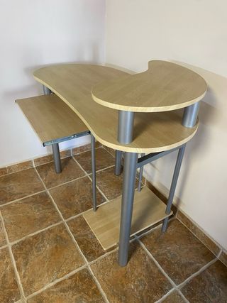 Escritorio moderno madera y metal
