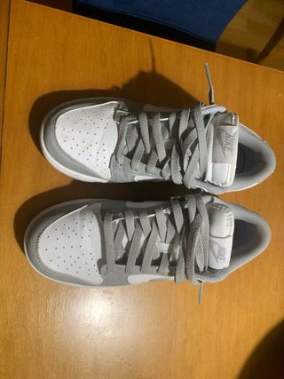 Zapatillas Nike Dunk Gris y Blanco