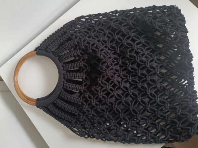Bolso Macramé Negro con Asa Madera