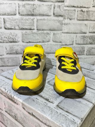 Zapatillas Pikachu Niños con led en plantilla 