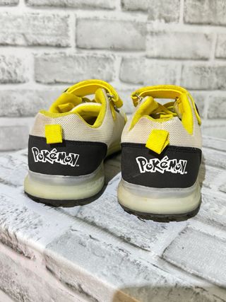 Zapatillas Pikachu Niños con led en plantilla 