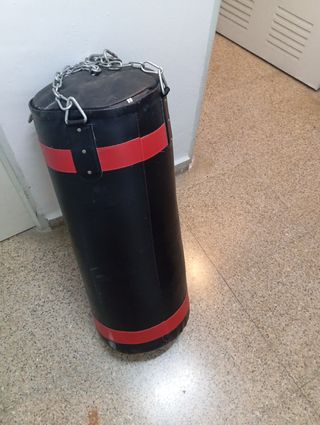 Saco de boxeo Ilico negro y rojo