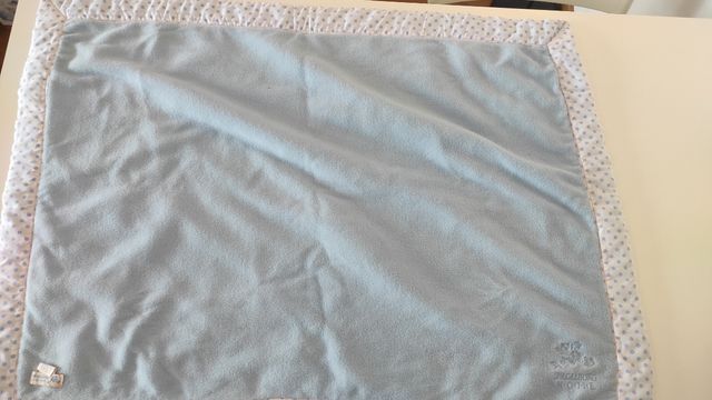 Manta de bebé con patitos y lunares