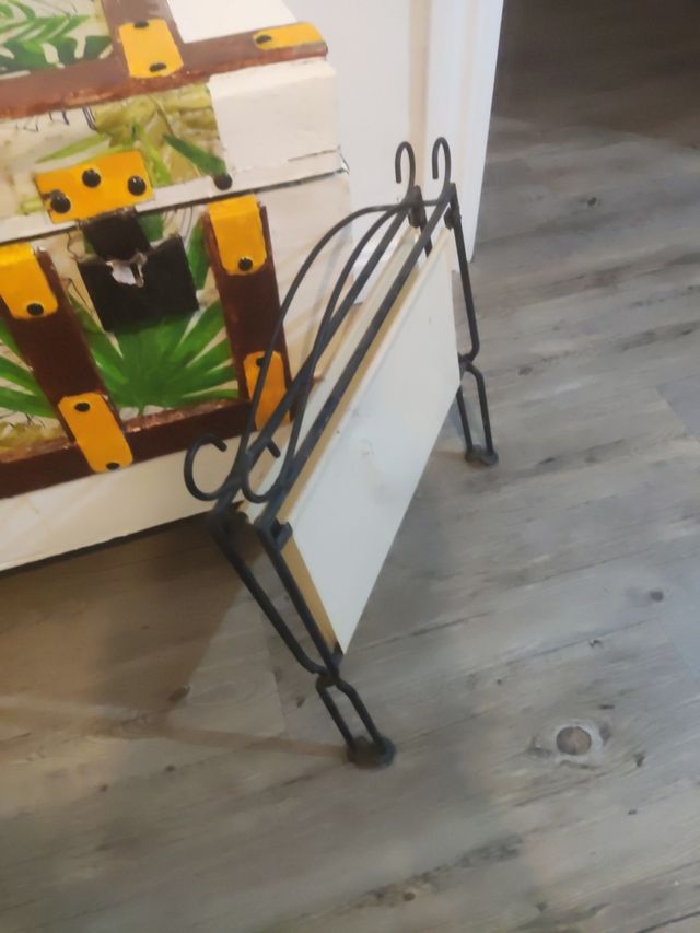 Revistero Vintage Hierro Forjado y Tela 40*43 cm