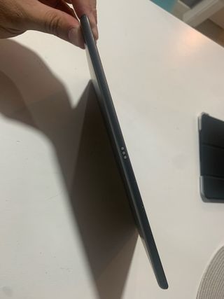 Apple iPad 7 Space Gray averiado