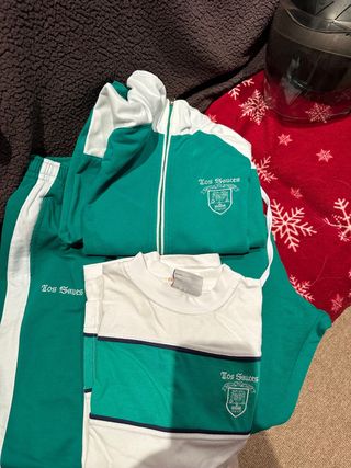 Chándal ,camiseta  y polo Los Sauces