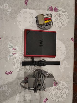 Videoconsola Wii Roja + Cables