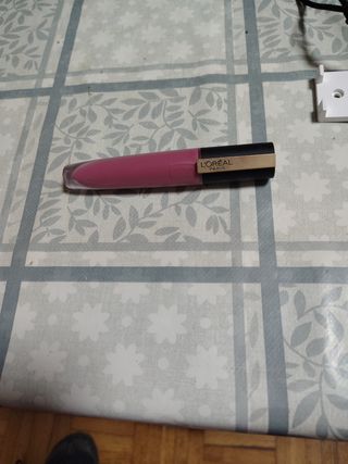 Labial Líquido L'Oréal Rouge Signature 105