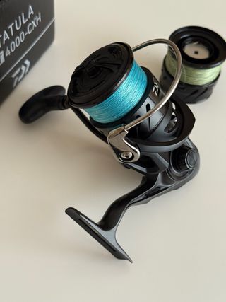 Carrete Daiwa Tatula 4000 CXH con bobina de repues