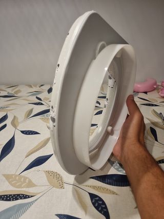 Asiento infantil adaptado para inodoro con diseño