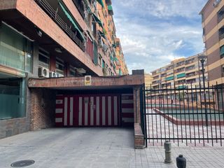Se alquila Cochera Privada Cerca de la Caleta