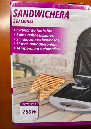 Sandwichera 750W Nueva