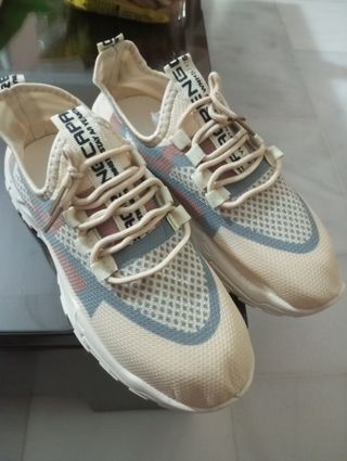 Zapatillas Running Beige y Multicolor