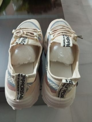 Zapatillas Running Beige y Multicolor