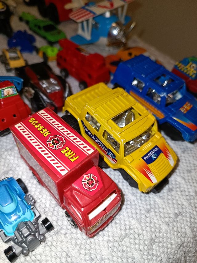 Lote de Coches y Aviones de Juguete