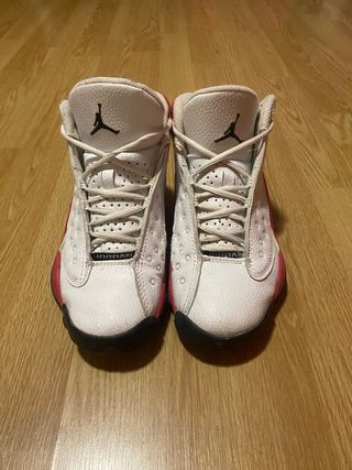 Zapatillas Jordan Blancas y Rojas