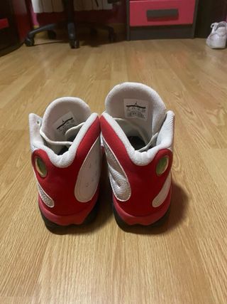 Zapatillas Jordan Blancas y Rojas