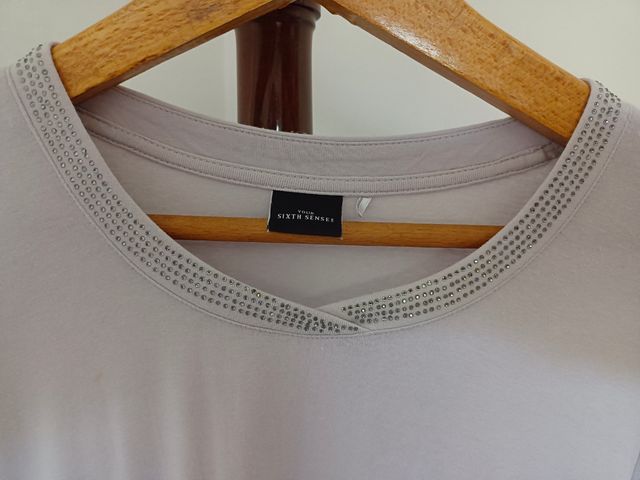 Blusa CANDA gris con pedrería ,